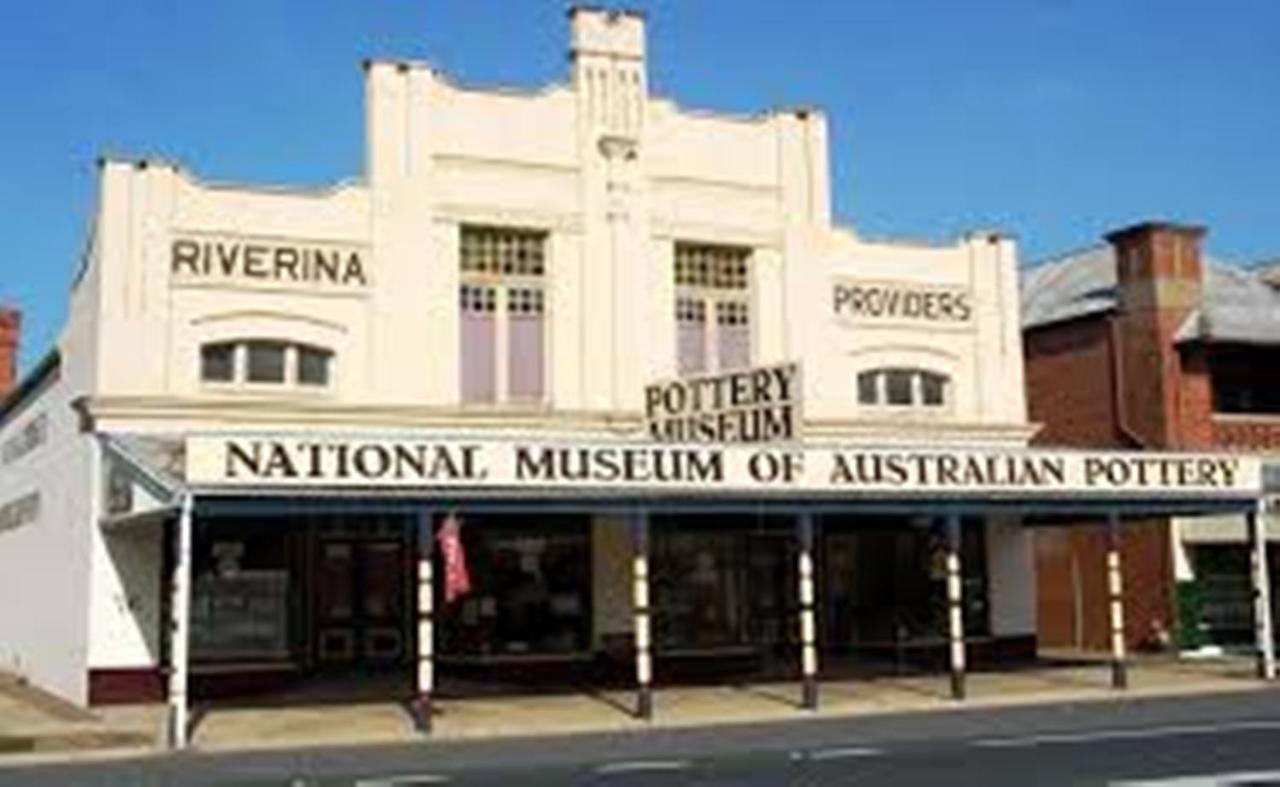 Holbrook Town Centre Motor Inn Exterior photo